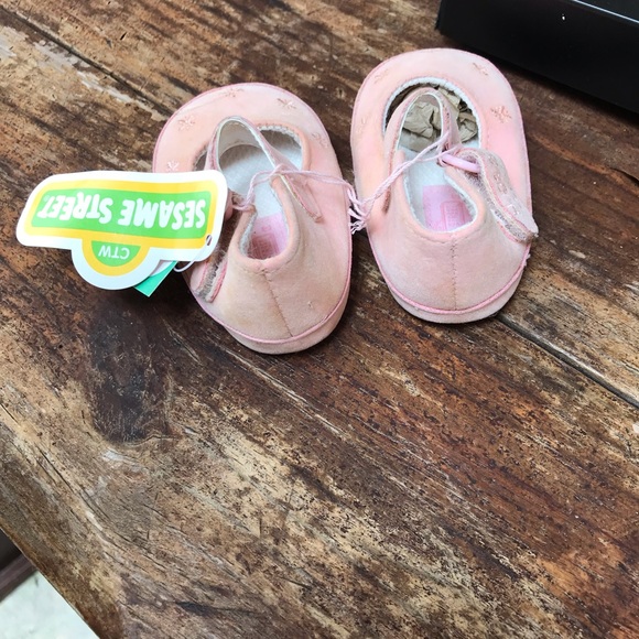 HUGS AND KISSES TODDLER SHOES - Picture 5 of 6